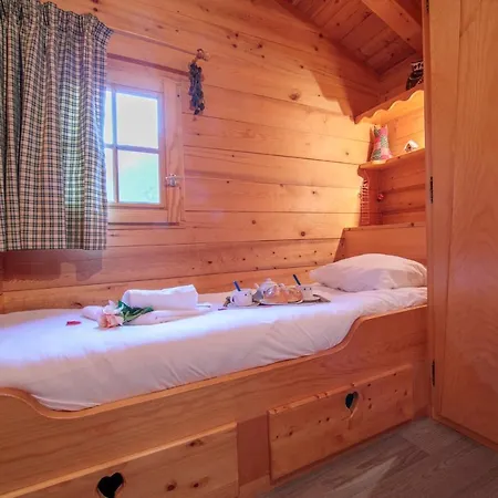 Les Praz-de-chamonix Chalet Sleeps 4 Chalet Chamonix