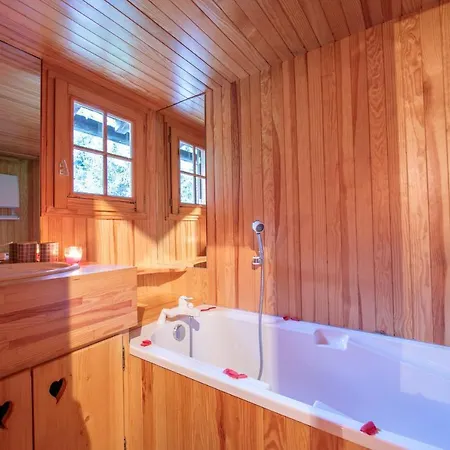 Les Praz-de-chamonix Chalet Sleeps 4 Chalet *